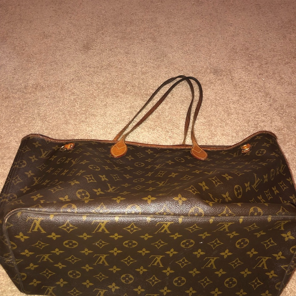 Louis Vuitton Neverfull GM VERY USED CONDITION